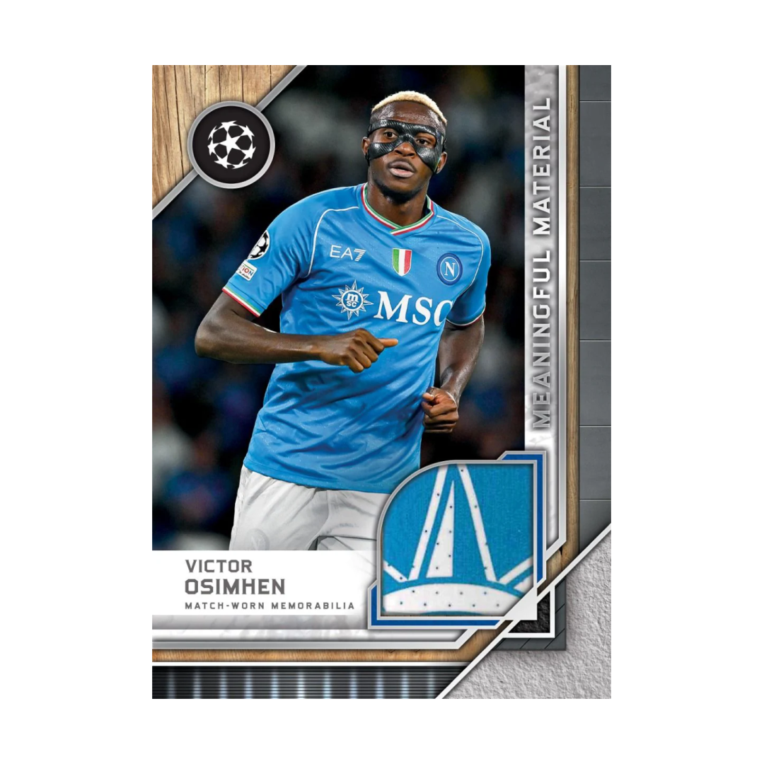 Carta da collezione Victor Osimhen Topps con memorabilia Napoli e autografo.
