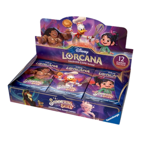 Display di Lorcana: Shimmering Skies contenente 24 buste di carte, con immagini di Vanellope, Maui, Paperino, e altri personaggi Disney.