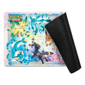 Playmat Pokémon con Eevee e le sue evoluzioni: Umbreon, Glaceon, Vaporeon e altri in stile illustrato colorato