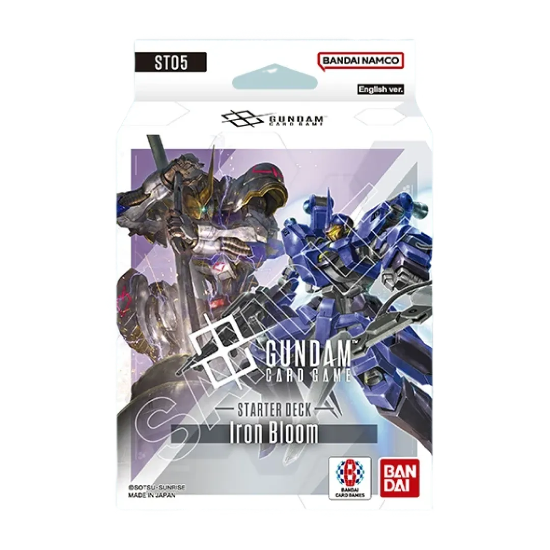 Confezione ufficiale dello Starter Deck ST05 Iron Bloom del Gundam Card Game featuring Mobile Suit iconici dalla serie Mobile Suit Gundam: Iron-Blooded Orphans. L'artwork mostra il Gundam Barbatos in primo piano con tonalità viola distintive e il Gusion sullo sfondo, rappresentando il primo colore Viola introdotto nel TCG. Prodotto Bandai Namco in versione inglese con logo ufficiale e certificazione Made in Japan.